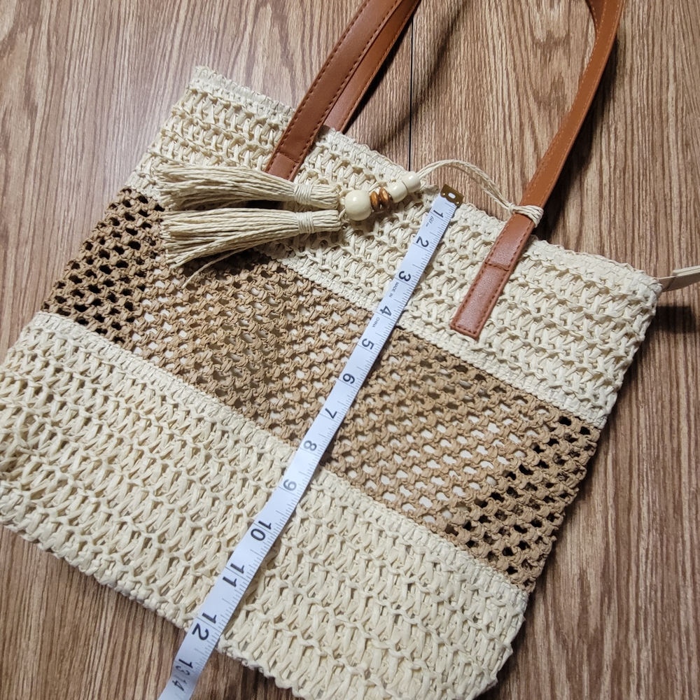 Neutral Straw Tote Bag with Tassel - Picture 7 of 7